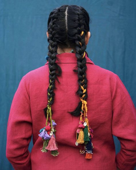 Native American Hairstyles Braids, Back Of Head Braid, Indian Hair Braid, Braided Hair With Charms, Guatemalan Hairstyles, Oaxaca Hairstyles, Peruvian Hairstyles, Parandi Hairstyle, Native American Hairstyles For Women