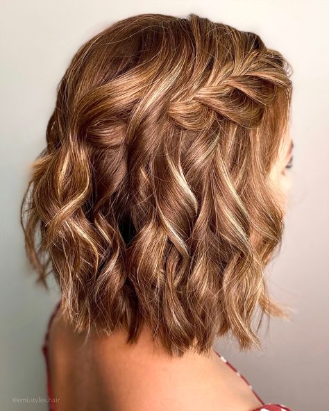 Prom Hairstyle, Messy Curls, Guest Hair, Vlasové Trendy, Prom Hairstyles For Short Hair, 2024 Prom, Wedding Guest Hairstyles, Hairstyle Inspiration, Bridesmaid Hair Short