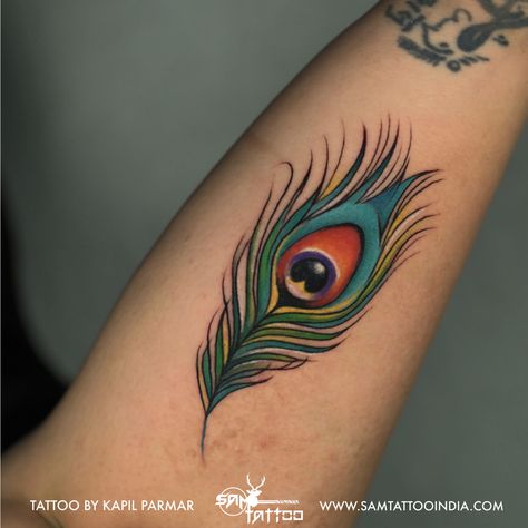 Pickock Feather Tattoo, Peacock Feather Tattoo Cover Up, Peacock Wings Tattoo, Peacock Feather Tattoo Ideas, Colour Small Tattoo, Mayur Pankh Tattoo, Peacock Feathers Tattoo Design, Peacock Feather Tattoo Design For Women, Peacock Tattoo Feather