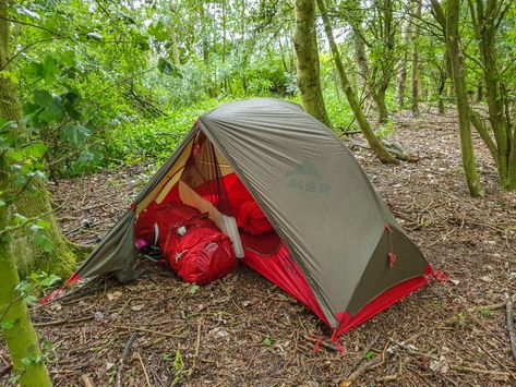 MSR Hubba NX 1 Review (Awesome 1-Person Backpacking Tent) | MSR UK - Becky the Traveller Fall Camping Outfits, Uk Hiking, One Person Tent, Aesthetic Camping, Camping Outfits For Women, Scenic Photography Landscape, Camping Uk, Altitude Sickness, Hiking Tent