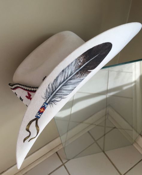 Custom Straw Cowboy Hats, Painted Cowboy Hats, Western Helmet, Hat Customization, Painting Hats, Burn Hats, Best Hats For Men, Hat Making Ideas, Burnt Hats