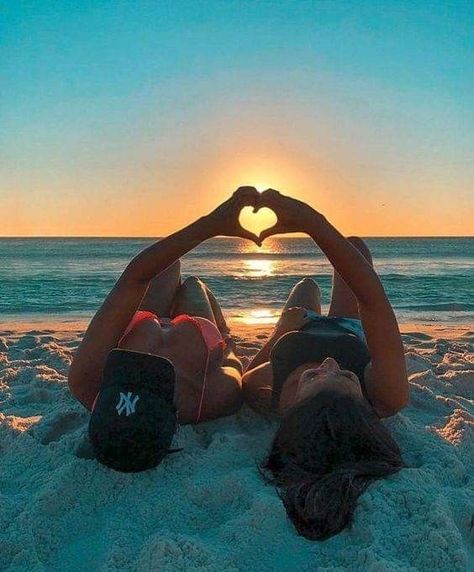 Photos Bff, Cute Beach Pictures, Beach Instagram Pictures, Summer Picture Poses, Shotting Photo, 사진 촬영 포즈, Best Friend Photography, Best Friend Photoshoot, Beach Pictures Poses