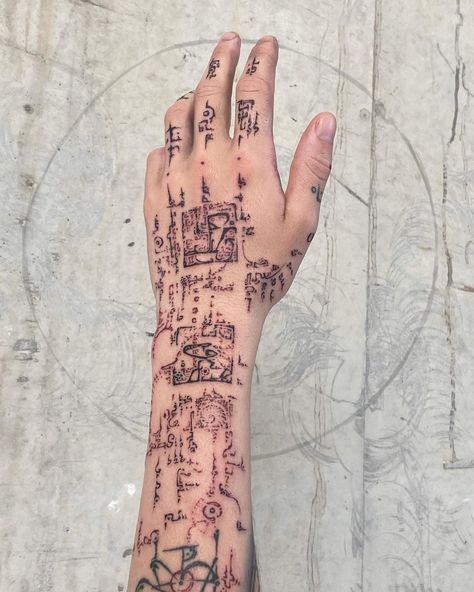 ancient circuits, freehand for the lovely @vazarts 🫶🫶 thank you for your trust! done at @nebel_berlin 🖤 | Instagram Amyl And The Sniffers Tattoo, Berlin Style Tattoo, Ancient Circuits Tattoo, Cool Tattoo Aesthetic, Sick Hand Tattoos, Berlin Tattoo Ideas, Islamic Tattoo, Cool Tattoo Sketches, Back Hand Tattoo