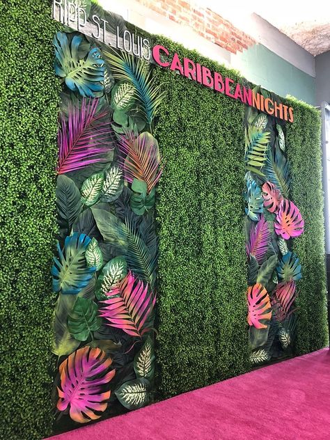 Astro Turf Wall Decor, Jungle Restaurant Design, Glam Beach Decor, Tropical Theme Decorations, Tropical Room Design, Tropical Stage Design, Neon Tropical Party, Tropical Backdrop Ideas, Classy Summer Party