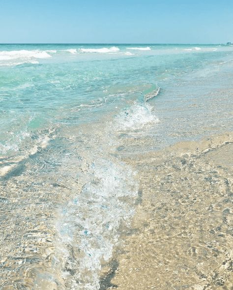 The Best Florida Beaches for Crystal Clear Water - Lazy Locations - Florida Bonito, Calming Sound, Florida Vacation Spots, Florida Travel Destinations, Water Vacation, Clear Beaches, 30a Florida, Clearwater Beach Florida, I Need Vitamin Sea