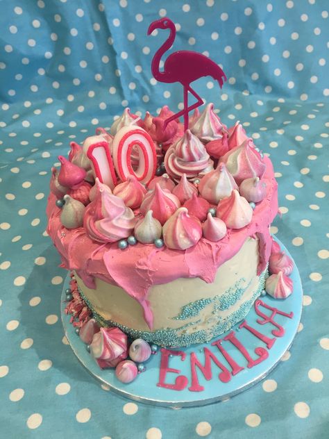 Flamingo cake design for 10 year old girl with meringue decoration, simple to do Kos, Meringue Decoration, 10th Birthday Cakes For Girls, Delish Cakes, 9th Birthday Cake, 10 Birthday Cake, Flamingo Cake, Owl Cake, Cool Cake Designs