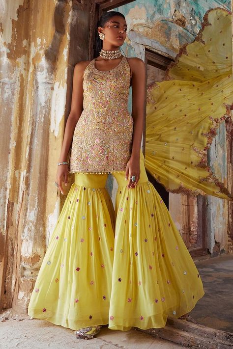 Bridesmaid Outfit, Halter Neck Kurta, Halter Neck Kurti, Mehendi Outfit, Sangeet Outfit, Indian Wedding Wear, Cocktail Gowns, Indian Couture, Desi Wedding