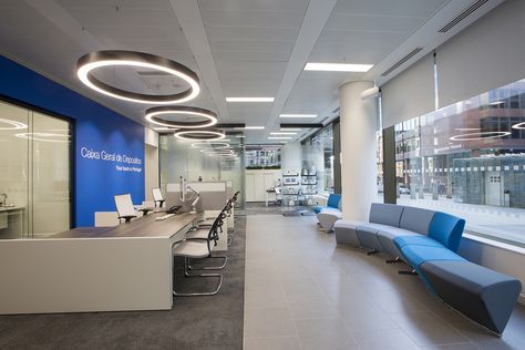 Design and branding for Caixa customer suite in London - customer service and waiting area Customer Service Design Interior, Bank Interior Design Waiting Area, Customer Service Office Design, Customer Waiting Area, Customer Service Office, Bank Interior Design, Bank Office, Small Office Design Interior, Place Branding