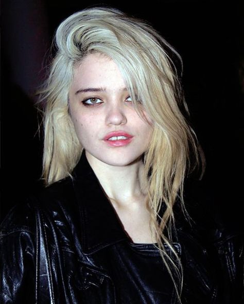 Tumblr, Sky Ferreira Hair, Sky Ferreira, Chic Makeup, Girl Trends, Lost Girl, Aesthetic Indie, Model Face, Tv Girls