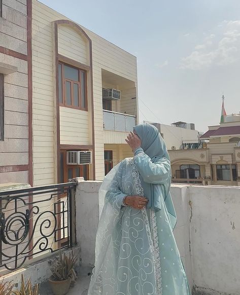 eid ul - fit🪄🤍🪔🌙 outfit from @begumscollection_ . . . . . #eidmubarak #eid2024 #eidcaption #eidulfitr #eidcollection #eidoutfit #eidvibes #insta #instadaily #instagram #eidposts #aesthetic #aestheticpost #outfitpost #detailsmatter #explore #explorepage #trends #hijabilookbook #hijabstyle #fyp #fypinstagram Hijab Fashion, Instagram, Outfit Posts, Eid Outfit, Eid Ul Fitr, Eid Collection, Eid Mubarak, Quick Saves