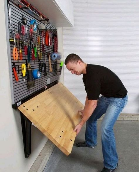 Arbejdsplads Garage, Small Garage Organization, Snow Shoveling, Casa Garage, Garage Storage Inspiration, Folding Workbench, Garage Organisation, Garage Organization Tips, Storage Shed Organization