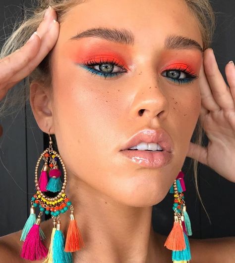 ↠ xo_nikkibroome❥ #xonikkibroome #nikkibroome #2019 #trendy #trends #trending #trends2019  #beauty #makeup #eyes #eyeshadow #colorful #repost #repin #followme #followback #ifollowback #follow4follow #followforfollow Make Up Colourful, Coloured Makeup Looks, Eye Makeup Bright Colors, Bold Makeup Looks For Blue Eyes, Eye Makeup For Red Hair, Vibrant Eye Makeup, 60s Hippie Makeup, Hippie Eye Makeup, Hippie Makeup Looks