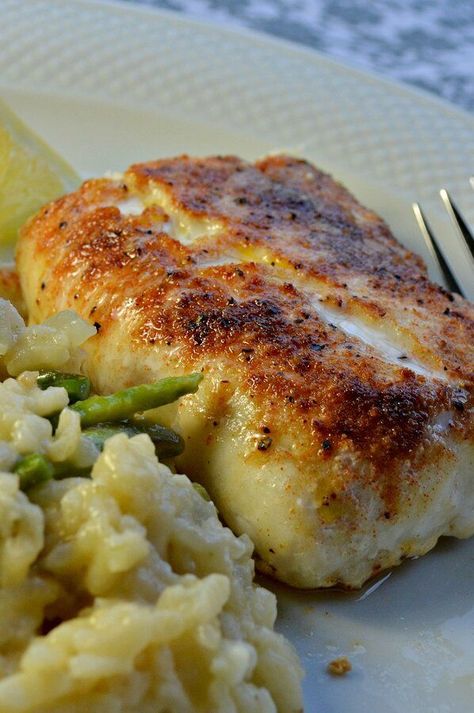 Broiled Haddock, Broiled Fish Recipes, Baked Haddock Recipes, Haddock Recipes, Fish Entrees, Cod Fish Recipes, Hp Sauce, Fish Recipes Baked, Halibut Recipes