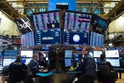 A group of big banks and brokers is forming a new US stock market, funneling years of frustration about how much exchanges charge into the creation of a competitor.  #StockMarketNews #StockMarket #USStockMarket #StockBrokers #Nasdaq Federal, Us Stock Market, Food Wedding, Wedding Room, Stock Broker, Dow Jones, Business Investment, Federal Reserve, Federal Government