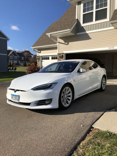 Tesla Model S white Tesla Model S White, Tesla White, White Tesla, Tesla Car Models, Tesla Cars, Tesla Battery, Delivery Pictures, Eco Friendly Cars, Luxury Car Interior