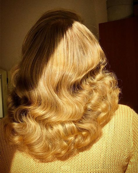 Retro Hairstyles, Vintage Hairstyles, 1940s Waves, Hairstyles For Wavy Hair, Waves Tutorial, Mode Retro, 1940s Hairstyles, Hair Dos, Hair Day