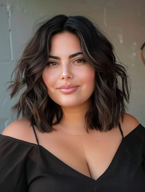 Top Haircuts for Plus Size in 2024 - Embrace Your Style Medium Length Haircut On Plus Size Women, Cute Haircuts For Plus Size Women, Hair Colors For Round Faces Plus Size, Cute Hairstyles For Plus Size Women, Long Bob Hairstyles Plus Size, Medium Length Styles For Fine Hair, Plus Short Hair, Medium Haircuts For Chubby Faces, Short Hair With Round Face Plus Size