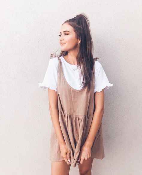 Dress With Mesh Top Under, Sundress Outfit Casual, Summer Jumper, Jess Conte, Loose Mini Dress, Millennials Fashion, Mode Hippie, Teenage Outfits, Outfit Chic