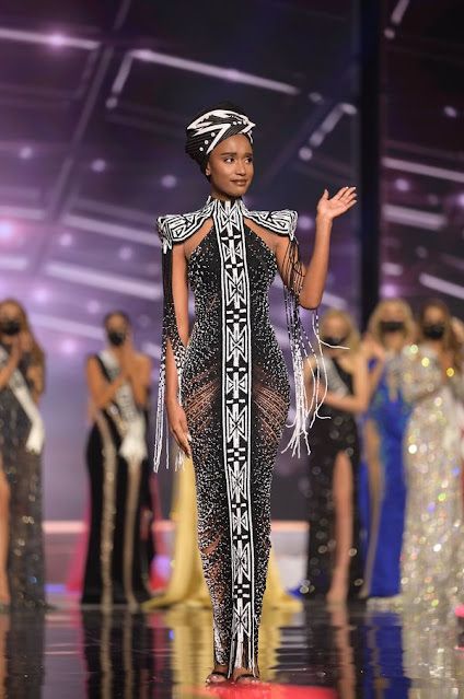 South Africa's Zozibini Tunzi takes her final walk as Miss Universe Zozibini Tunzi Dress, Zozibini Tunzi Miss Universe Gown, South Africa Traditional Wear, South Africa Wedding Dress, African Couture Fashion, Traditional Wedding Attire South Africa, South Africa Outfits, South African Dresses, Original Wedding Dress