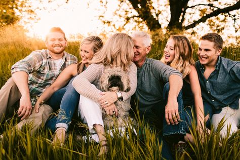 Fall Photoshoot Large Family, Family Photoshoot On Staircase, Larger Family Photoshoot, Creative Family Poses, Sage Color Scheme Family Photos, Family Portrait Ideas Outdoor Fall, Group Family Photo Ideas, Family Pics On Blanket, Family Of Seven Photoshoot