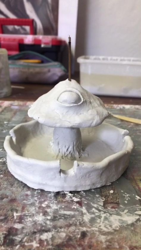 Clay Cottagecore, Ashtray Clay, Cottagecore Mushroom, Sculpture Art Clay, Tanah Liat, Clay Diy Projects, Clay Crafts Air Dry, Keramik Design, Ceramics Pottery Art