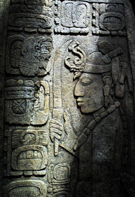 Mayan carving Mayan Aesthetic, Mesoamerican Architecture, Mayan Civilization, Indian Stone, Ancient Mexico, Maya Civilization, Relief Carving, Grey Alien, Mayan Art