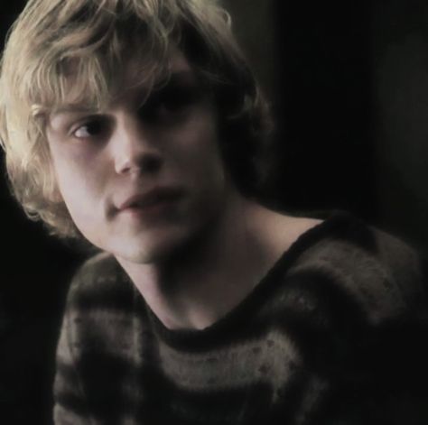 Tate Langdon Icons Aesthetic, Tate Langdon Skeleton, Tate Langdon Pfp, Rate Langdon, Tate Langdon Icons, Tate Langdon Aesthetic, Tate Langdon Aesthetic Icon, Japan 80's Aesthetic, Evan Peters American Horror Story