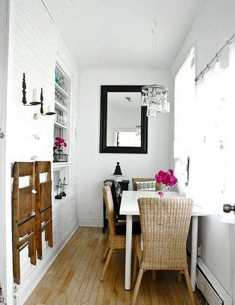 Finding Small Spaces for Cozy Dining Areas, 20 Ideas for Decorating Small Apartments and Homes Funky Dining Room, Tiny Dining Rooms, Mini Loft, Small Dining Area, Dining Room Makeover, Small Space Design, Small Apartment Decorating, Apartment Balcony Decorating, Tiny Bedroom