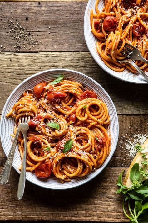 Bucatini Amatriciana | halfbakedharvest.com #pasta #easyrecipes #italian Delicious Food Images, Bucatini Amatriciana, Pasta Images, Pasta And Sauce, Bucatini Pasta, Best Pasta Dishes, Pasta Alla Norma, Summer Pasta, Läcker Mat