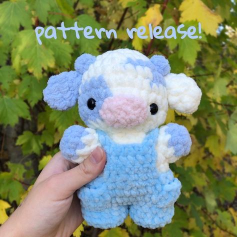 Crocheted Cow Pattern, Easy Crochet Animals, Crochet Frog, Beginner Crochet Tutorial, Pola Amigurumi, Crochet Bunny Pattern, Plushie Patterns, Crochet Cow, Crochet Animals Free Patterns