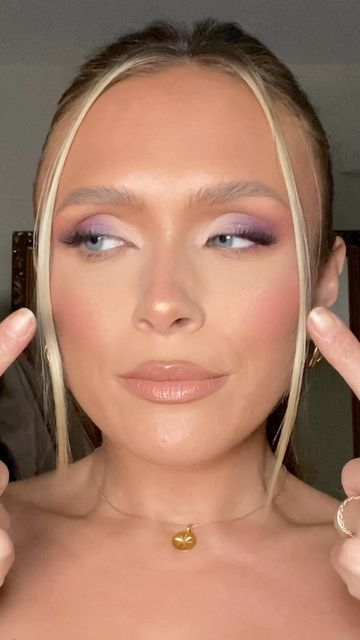 Eye Makeup For Lavender Outfit, Eye Shadow For Purple Dress, Purple Natural Eye Makeup, Purple Eyeliner Looks For Green Eyes, Soft Color Eyeshadow, Purple Dress Eyeshadow, Purple Wedding Makeup For Green Eyes, Neutral Purple Eyeshadow, Soft Makeup Eye Shadow