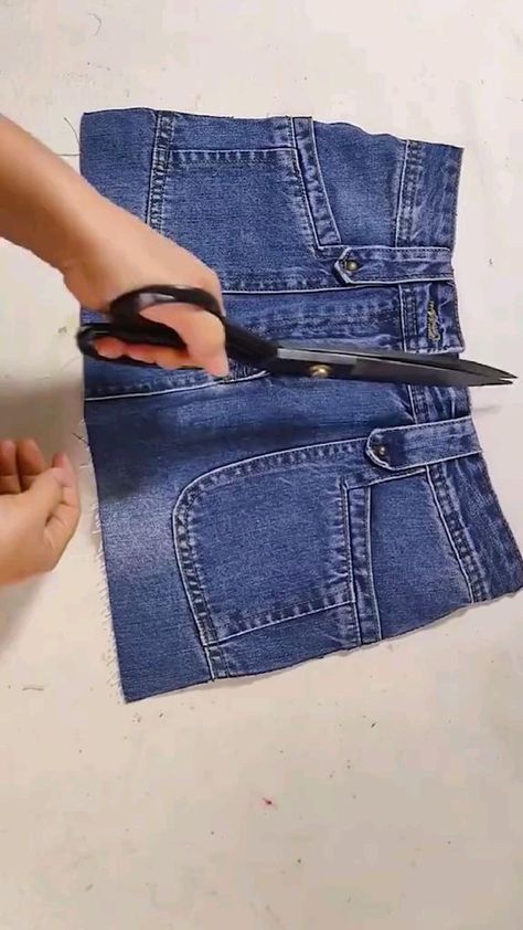 Diy Jeans Crafts, Denim Bags From Jeans, Diy Bags Jeans, Denim Bag Diy, Denim Bag Patterns, Denim Crafts Diy, Handbag Sewing Patterns, Sewing Easy Diy, Blue Jeans Crafts