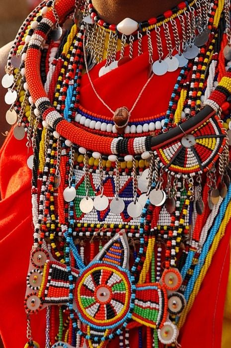 Africa - Masai beads - Kind of look like Native American Indian jewelry, huh?  -- [My comment:  Addt'l research: Sep 23, 2010 – Women from Kenya's Maasai ethnic group try to transform their traditional beading, targeting the high fashion markets of the west ..." (http://www.bbc.co.uk/news/world-africa-11392354) ] Masai Jewelry, Maasai People, Africa Kenya, Desert Dreamer, Ethno Style, Beaded Beads, Art Africain, Maasai, African Beads