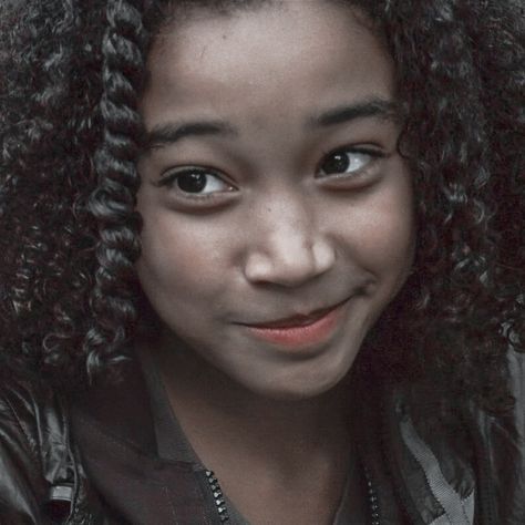 Rue Hunger Games Aesthetic, Hunger Games Crafts, Rue Hunger Games, Gale Hunger Games, New Hunger Games, Hunger Games Wallpaper, Hunger Games Fan Art, Hunger Games Characters, Amandla Stenberg