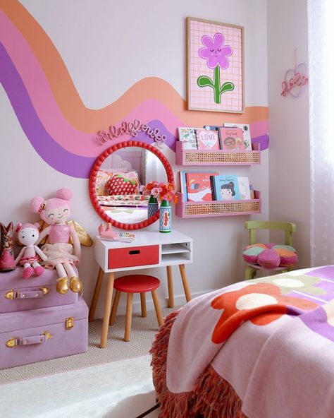 SPARK JOY AND FUN: CREATING AN ENERGY-BOOSTING KID'S ROOM - Kids Interiors Preppy Kids Room, Colorful Toddler Room, Room Decorating Ideas Bedroom, Pink Room Decor Ideas, Storage Ideas For Kitchen, Bedroom For Teens, Cute Kids Room, Girl Room Inspiration, Bathroom Inspirations