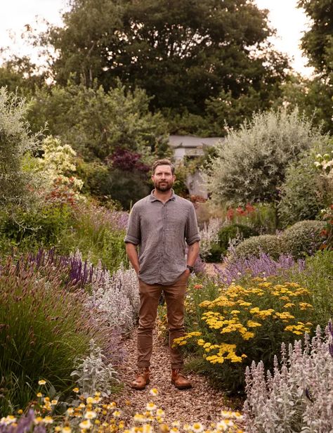 An Enchantingly Layered Perennial Garden In Trentham Full Front Yard Garden, Coastal Native Garden, Cottage House Renovation, Desert Cottage Garden, Coastal Cottage Garden, Yarrow Garden, East Coast Cottage, Whimsy House, Abundant Garden