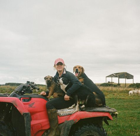 Farmer Style Outfits Women, Rich Farmer Aesthetic, Country Wife Life, Working On A Farm Aesthetic, English Farm Aesthetic, Female Farmer Aesthetic, Farmers Wife Aesthetic, Farmers Aesthetic, Hobby Farm Aesthetic