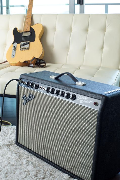 Fender Deluxe Reverb, Fender Guitar Amps, Fender Esquire, Guitar Exercises, Fender Deluxe, Guitar Amps, Guitar Photography, Fender Guitar, Guitar Gear