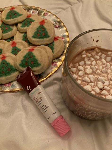 Natal, Hot Cocoa Balm Dotcom, Glossier Hot Cocoa, Glossier Hot Cocoa Balm Dotcom, Christmas Aesthetic Baking, Hot Cocoa Aesthetic, Clean Girl Christmas, Balm Dot Com, Christmas Core