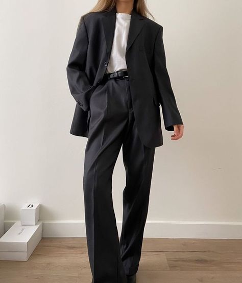 Gender Neutral Formal Attire, Formal Masculine Outfits For Women, Formal Wear Women Aesthetic, Masculine Female Outfits Formal, Business Formal Aesthetic, Masculine Fancy Outfits, Formal Masculine Outfit, Masculine Business Casual For Women, Masculine Outfits Women