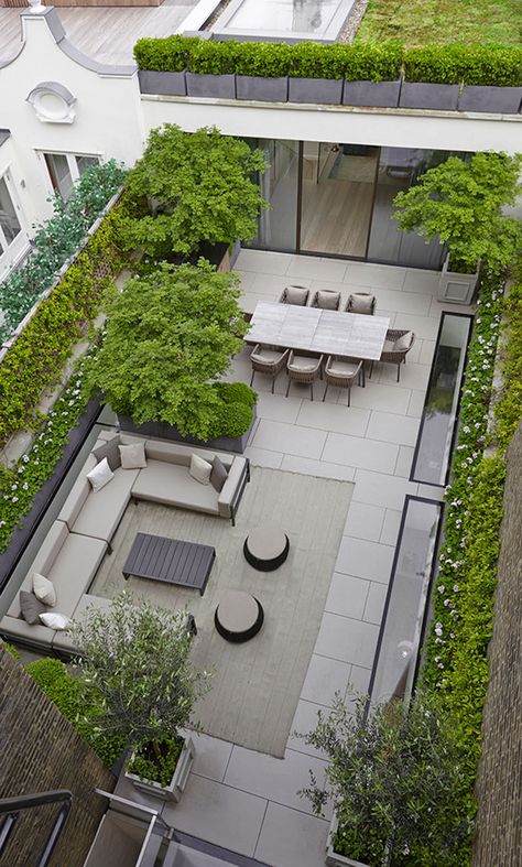 16 Inspirational Backyard Landscape Designs As Seen From Above // This space is more a patio than a backyard but the basic principles still apply - there's an outdoor dining area and a place for catching up on the couch. Landscape Designs, Modern Backyard Landscaping, Desain Lanskap, Have Inspiration, Modern Backyard, Terrace Design, Design Exterior, Rooftop Garden, Roof Garden