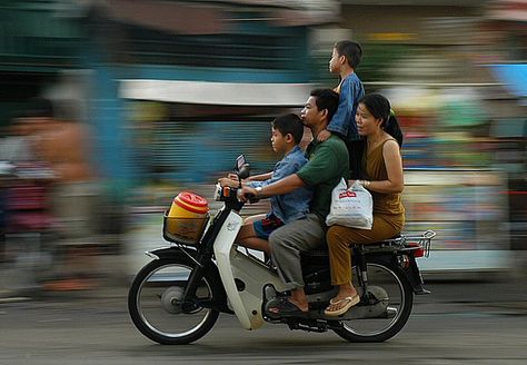 family transport Motion Photography, Croquis, Panning Photography, Motion Blur Photography, Panning Shot, Blur Photography, Fotos Ideas, Action Photography, Photo Techniques