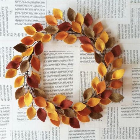 Etsy fall wreath Felt Leaf Wreath, Fall Wreath Tutorial, Felt Leaf, Fall Leaf Wreaths, Fall Thanksgiving Wreaths, Modern Wreath, Felt Wreath, Felt Leaves, Diy Fall Wreath