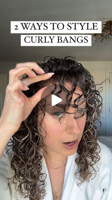 Curly Hair With Front Bangs, Curly Bangstyle Hair Long, Haircut Ideas For Frizzy Hair, Styling Bangs With Curly Hair, Layered Short Curly Hair With Bangs, Curly Hair Flat On Top, Styling Curly Hair With Bangs, Curly Hair Styles For Round Faces, How To Style Curly Hair Bangs