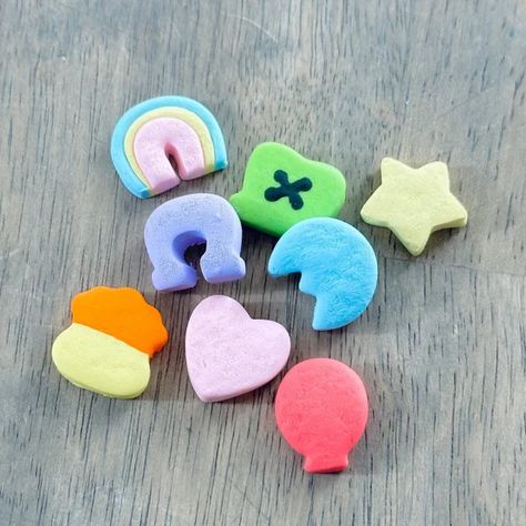 Results for quiz What flavor are you? Fimo, Bowl Of Lucky Charms, Easy Stuff To Make With Clay, Crochet Lucky Charm, Mini Clay Charms, Lucky Charms Clay, Clay Lucky Charms, Polymer Clay Magnets Ideas, Air Clay Crafts