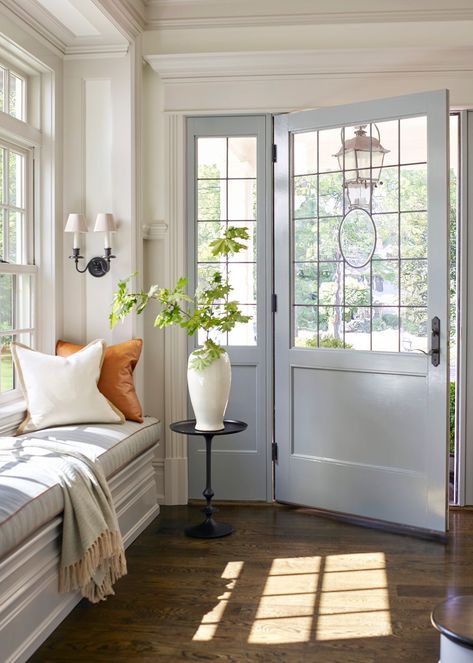 Yes, This Home Confirms the Updated Traditional Trend Isn't Going Anywhere Traditional Interior, Stylish Bedroom Design, Traditional Interior Design, Emily Henderson, Updated Traditional, Stylish Bedroom, Dressing Room Design, Easy Home Decor, Step Inside