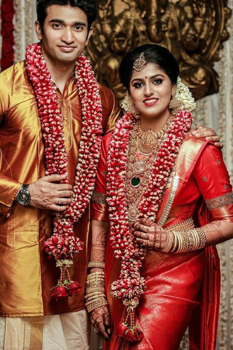 Visit Matchfinder for Kerala brides and grooms. Hindu Wedding Flower Mala, Wedding Garland South Indian, Bridal Garland South Indian, Kerala Wedding Garland, Garland For Marriage, Indian Wedding Garland Marriage, Wedding Garlands South Indian Marriage, Reception Garland South Indian, Marriage Malai Design