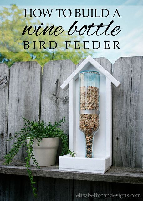 Bottle Bird Feeder, Wine Bottle Bird Feeder, Kids Woodworking Projects, Bird Feeder Craft, Homemade Bird Feeders, Diy Bird Feeder, Diy Birds, Cheap Crafts, Diy Bricolage