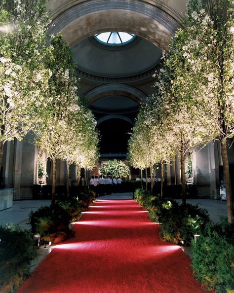 A Grand Entrance: Met Gala Decor Throughout The Years (Met Gala 2005: Chanel) Grand Entrance Wedding, Party Planning 101, Gala Decorations, Event Entrance, Gala Themes, Gala Ideas, Gala Party, Prom Theme, Wedding Entrance