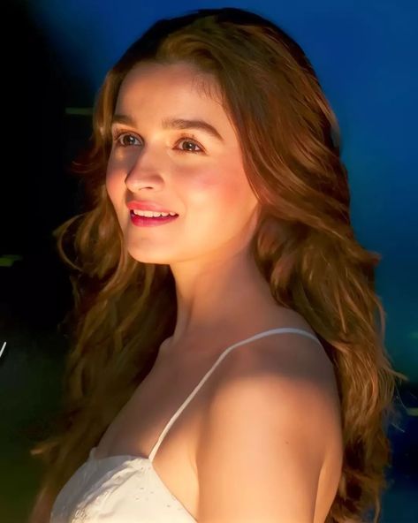 Behati Prinsloo, Alia Bhatt Brahmastra Outfit, Alia Bhatt Cute Pics, Ab Aesthetic, Alia Batt, Wwe Logo, Alia Bhat, Alia Bhatt Cute, Girlfriend Goals